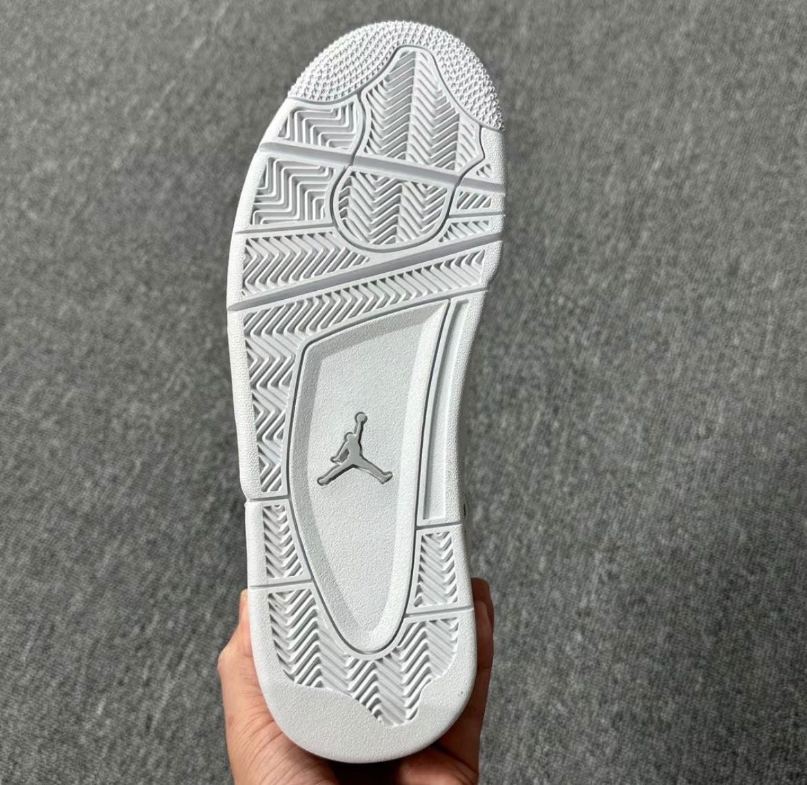 Classic 4-Style Sneakers – Beige/Black/Red