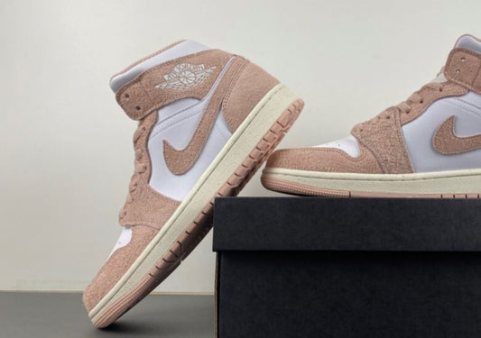 Classic Urban Sneakers – Beige/Pink Edition