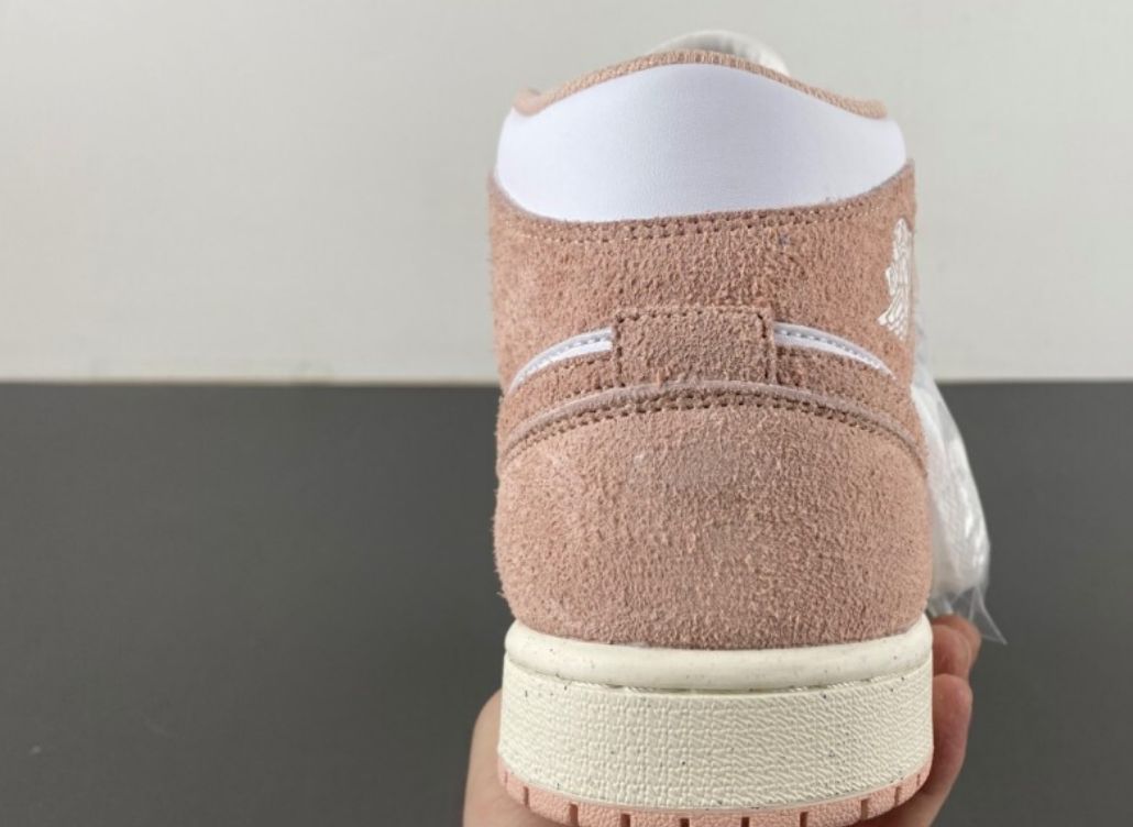 Classic Urban Sneakers – Beige/Pink Edition