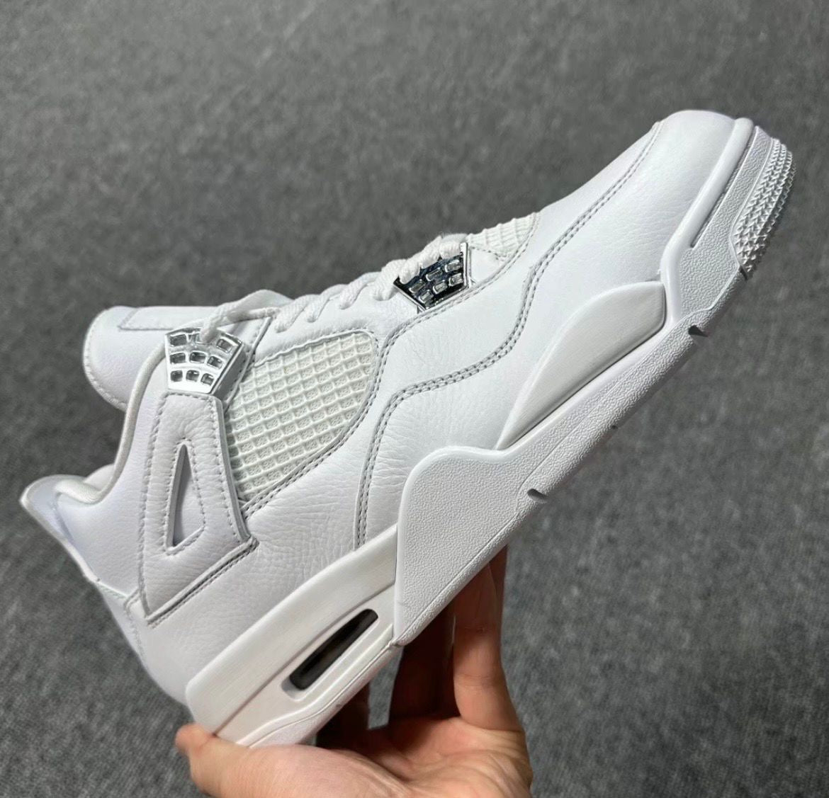 Classic 4-Style Sneakers – Beige/Black/Red