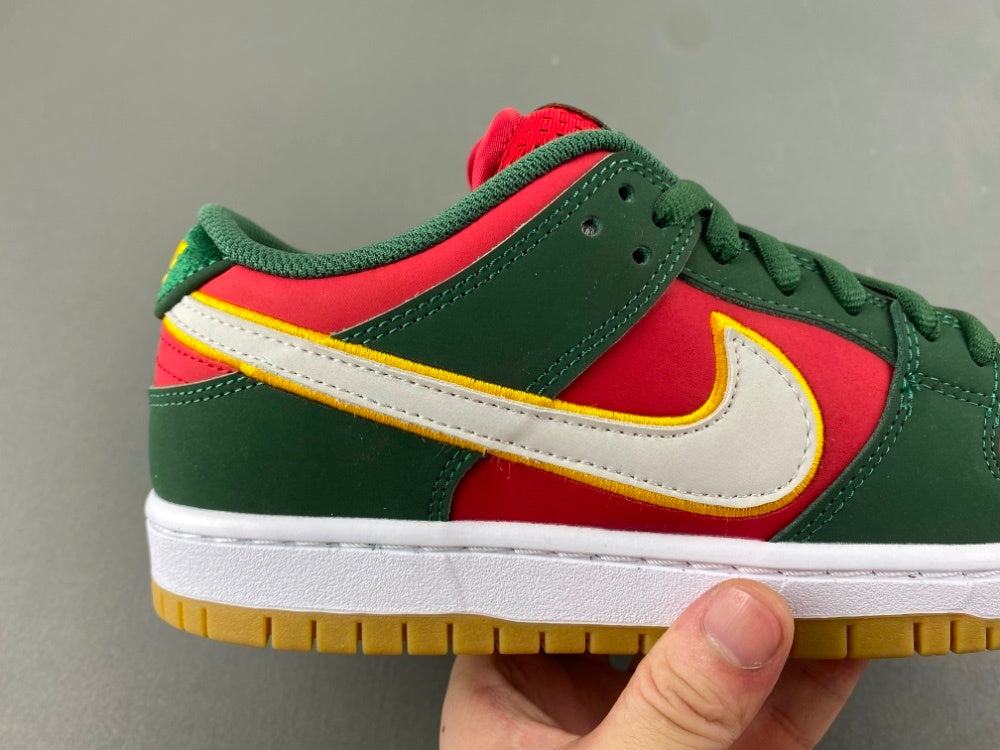 Dunk Low “Watermelon” – Dark Green/Red/White Limited Edition