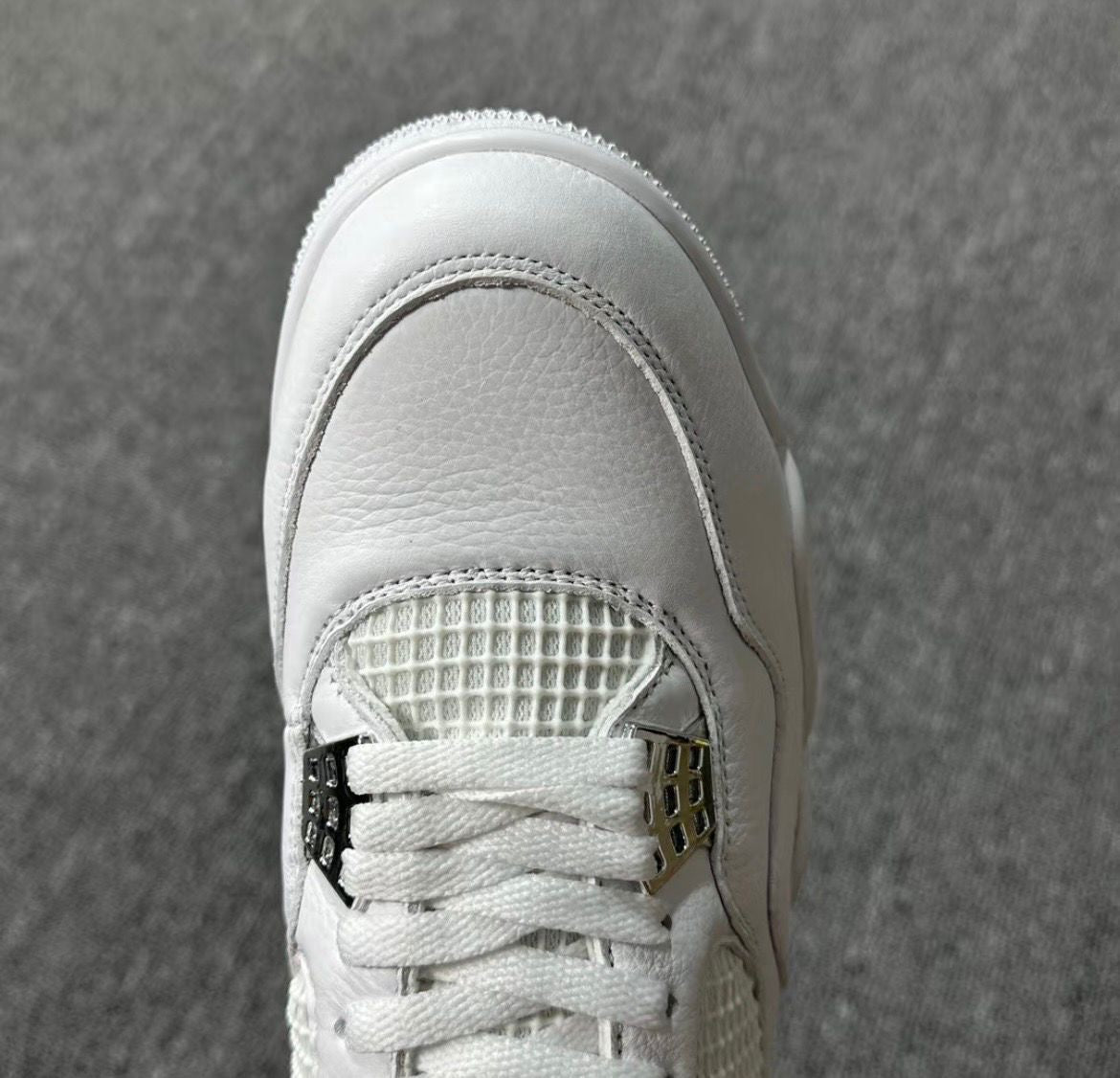 Classic 4-Style Sneakers – Beige/Black/Red